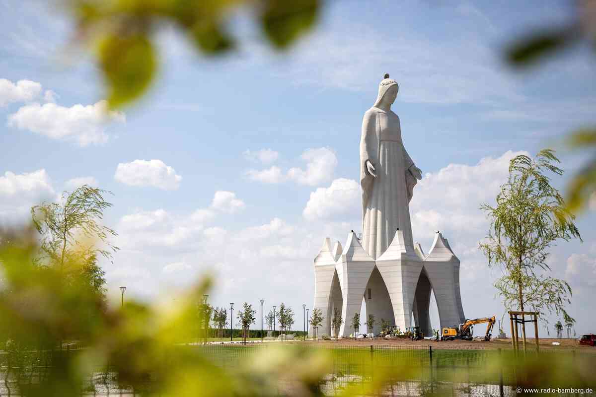 Riesige Marienstatue in Polen soll Pilger anziehen