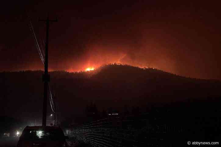 UPDATE: Evacuation order issued for parts of Peachland due to Bald Range wildfire