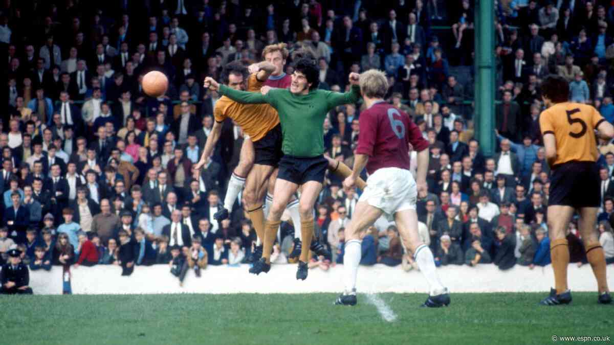 Wolves goalkeeper legend Parkes dies aged 79