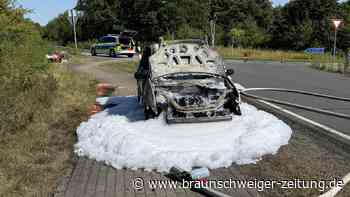 Auto brennt nahe Thiede aus – Sichtbehinderungen auf der A39