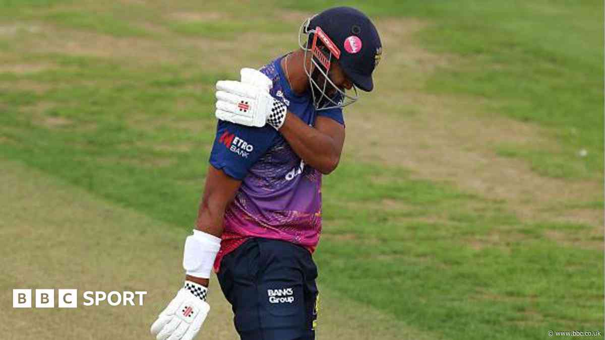 England opener Gay has shoulder injury scare