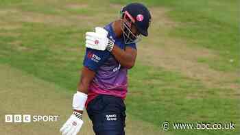 England opener Gay has shoulder injury scare