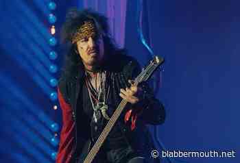 MÖTLEY CRÜE's NIKKI SIXX: 'I Don't Believe In Making Full-Length Records Anymore'