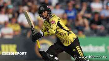 Dhariwal signs new Gloucestershire deal