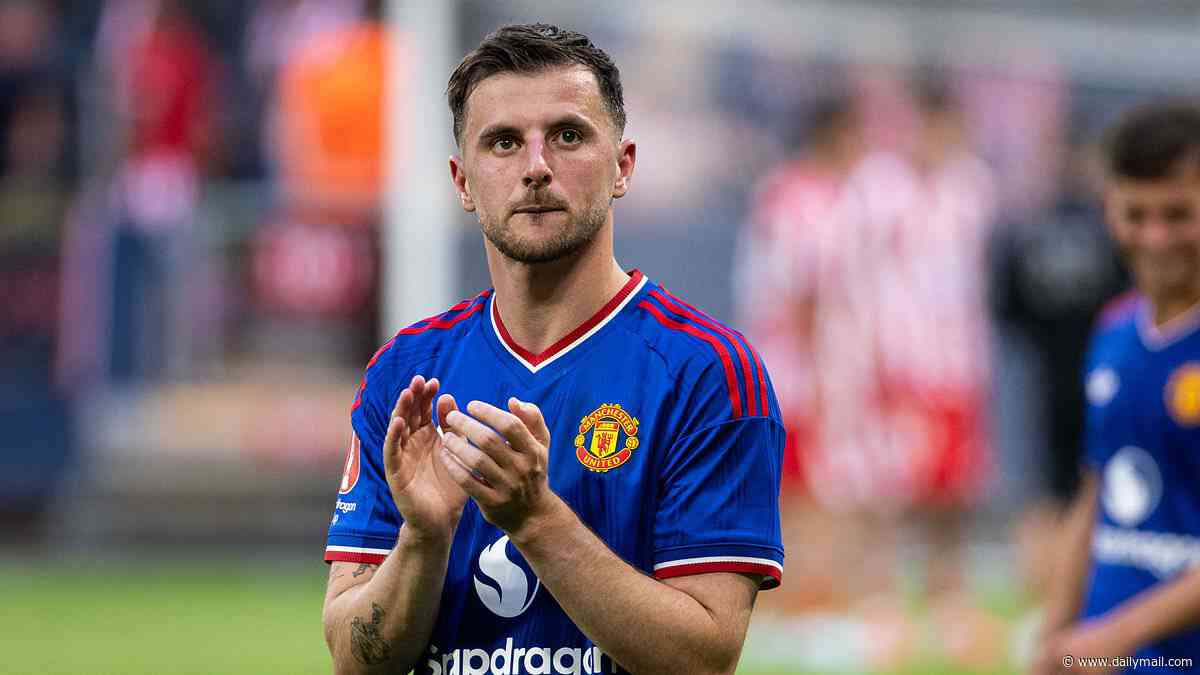 Man United handed major injury blow just two weeks before the start of the season as Mason Mount hobbles off after only 20 minutes against PSG