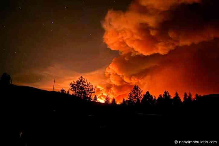 UPDATE: Bald Range wildfire now 9,500 hectares as Summerland evacuees flee to Penticton