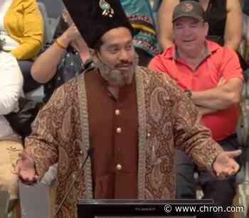 Man trolls Texas mosque protesters. Not everyone gets the joke.