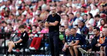 Peter Bosz gepikeerd na valse start met PSV: ‘Ik snap best dat je in discussie wil gaan, maar dat is echt onzin’