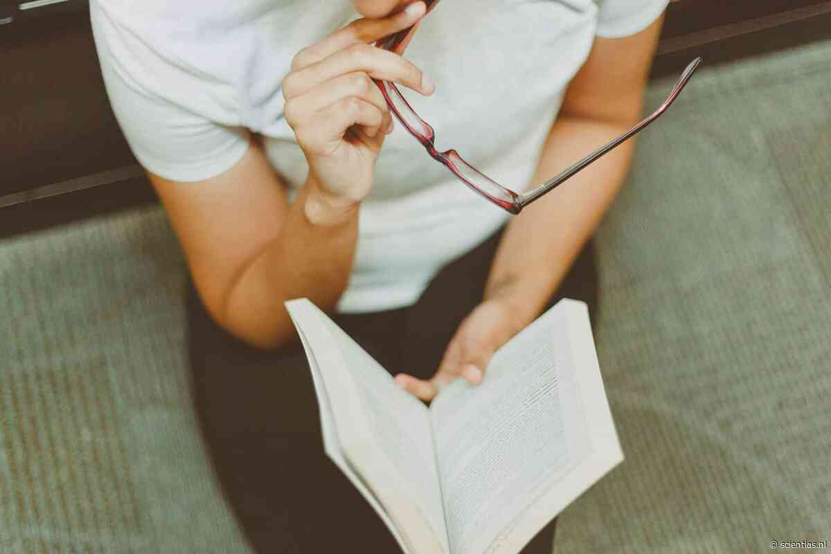 Mensen lezen liever een verhaal van ChatGPT (en dan vooral als ze denken dat het door een mens is gescheven)