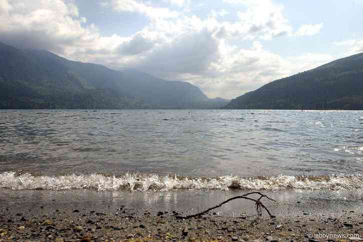 UPDATE: Emergency crews called to Cultus Lake where 13-year-old possibly drowned