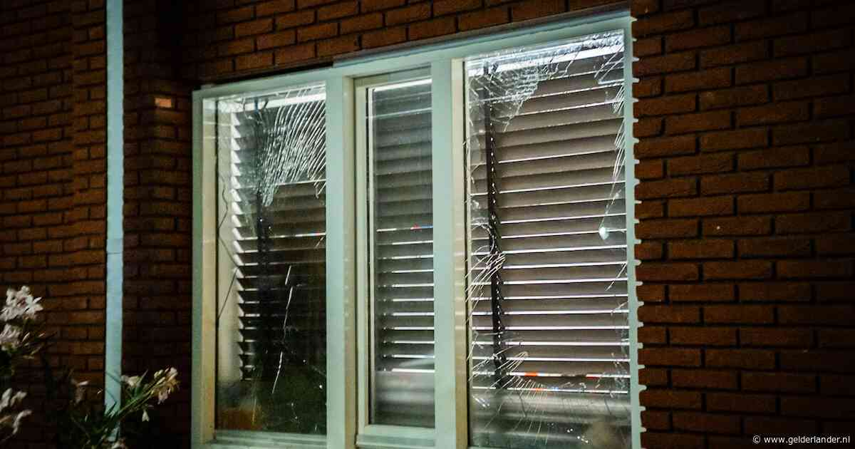 Ramen woning aan diggelen na explosie in Arnhem