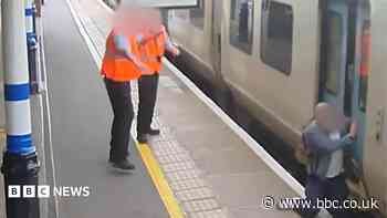 Rise in platform falls prompts airport rail warning