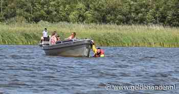 Ondernemers in Giethoorn dringen aan op maaien nu bootjes vastlopen, bewoners vrezen voor de natuur