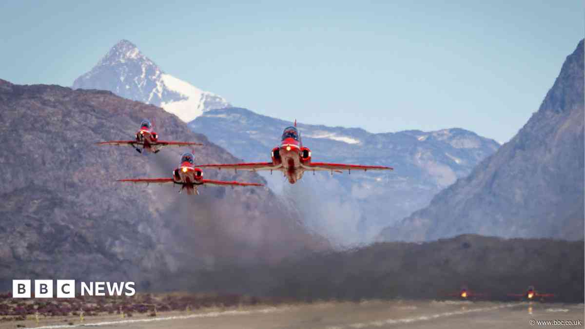 Stranded Red Arrows pull out of UK air shows