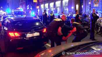 Betrunkener Fahrer in St. Pauli zückt Messer – Polizei nimmt ihn in Gewahrsam