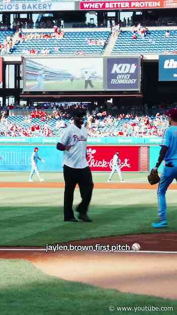 Jaylen Brown First Pitch… It’s A Strike! #jaylenbrown #phillies #sixers #shorts