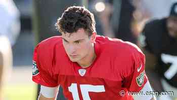 Latest news, buzz from training camps: Mendoza gets first starter reps, Chiefs get chippy