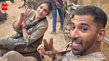 Shah Rukh Khan’s co-stars Sagarika Ghatge and Vivan Bhatena reunite after 20 years,