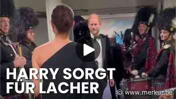 Prinz Harry scherzt mit Musikern und verrät sein geheimes Talent