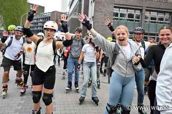 550 Skater rollen durch Münster