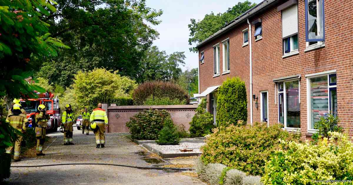 Woningbrand aan de Notenkrakerstraat in Mill, één persoon gewond