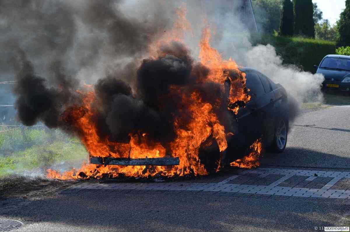 Auto volledig uitgebrand aan Telefoonweg in Musselkanaal