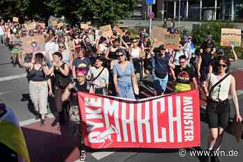 Dykes marschieren für Selbstbestimmung durch Münster