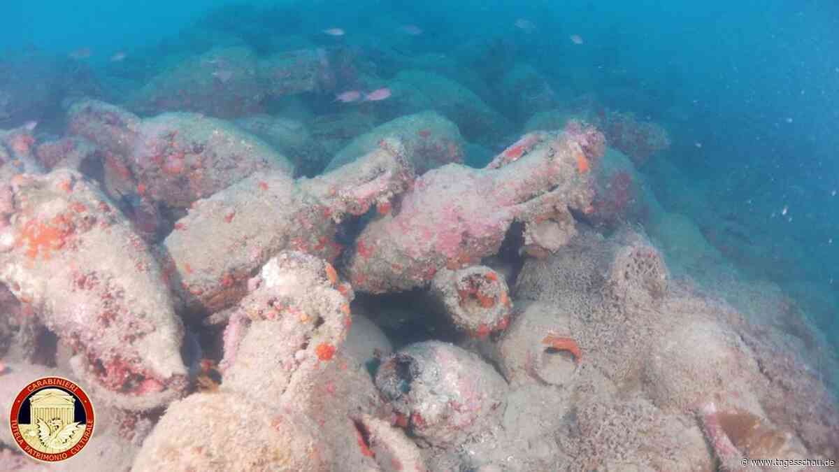 Schiffswrack aus der Römerzeit: Hunderte antike Krüge vor Sizilien gefunden