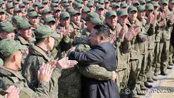 Waffenhilfe aus Nordkorea: Selenskyj: Pjöngjang schickt Zehntausende Soldaten nach Russland