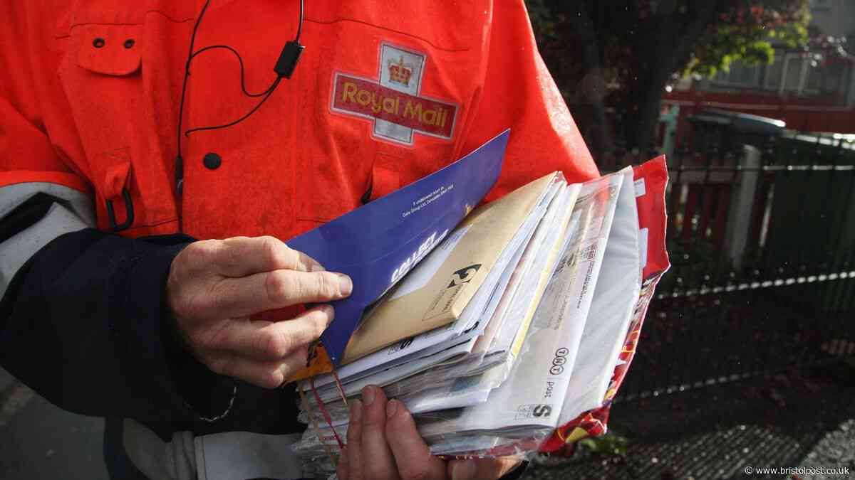 'I'm a postman and I need you to 1 thing when answering the door'