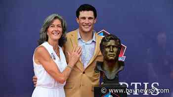 Luke Kuechly, Drew Brees, Larry Fitzgerald, Adam Vinatieri and Roger Craig enter Hall of Fame