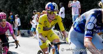 LIVE Tour de France Femmes | Vollering verdedigt kleine marge op Niewiadoma, Canadese solo aan leiding, Reusser valt in afdaling slotrit