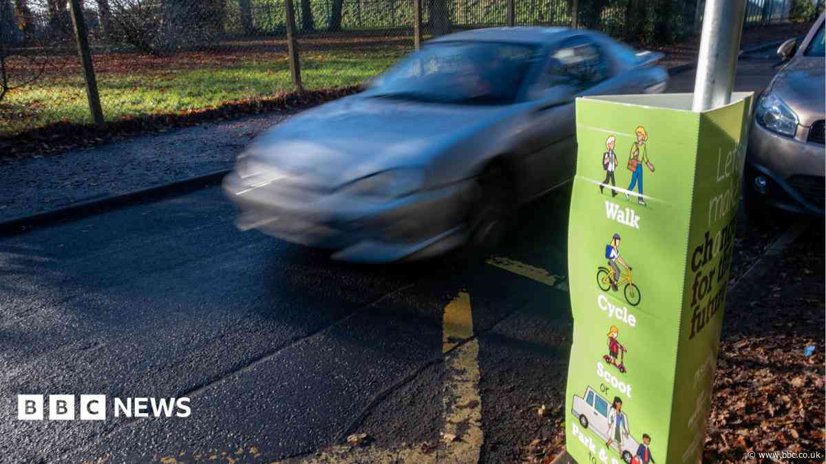 Some cars to be banned at school gates from September