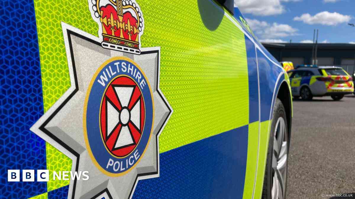 Man dies after car crashes into tree