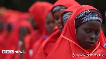 Nigeria's mass wedding - and how telling lovers from fraudsters is proving tricky