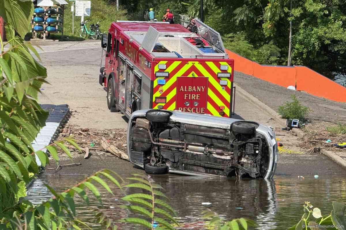 One person rescued so far after car falls in Hudson River