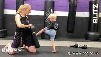 Kickboxing helps girl, 5, recover from transplant