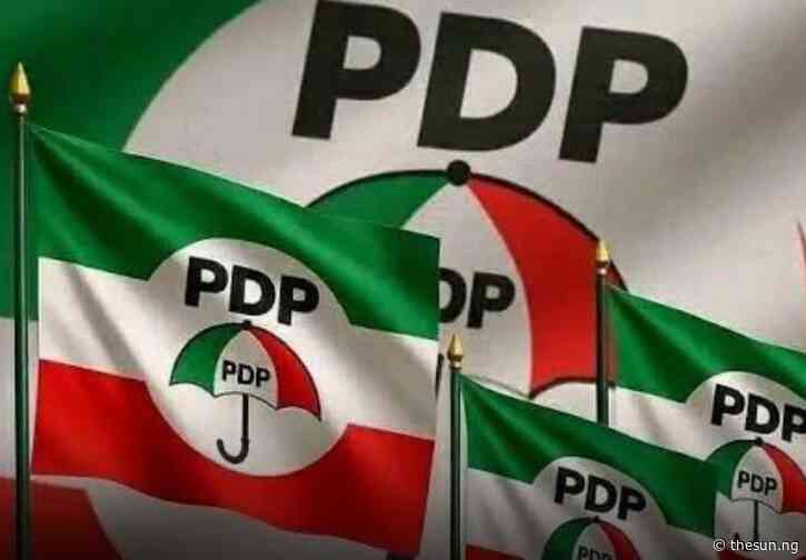 2027: Mass defection hits Ogun PDP as  stalwarts back Adeola’s governorship bid