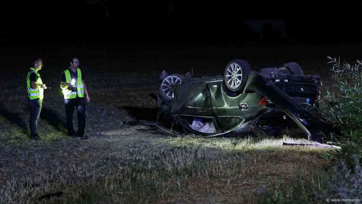 Drei Tote bei Unfall auf Bundesstraße in Bayern: Bilder zeigen Ausmaß
