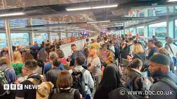 Airport disruption a 'shambles' as flights restart
