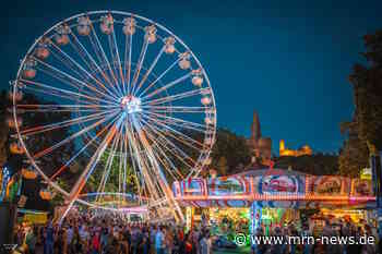 Weinheim – Die Weinheimer Altstadt hat gebrodelt – An den ersten drei Tagen feierten rund 40 000 Menschen eine weitgehend friedliche Kerwe – LED-Illumination kam gut an