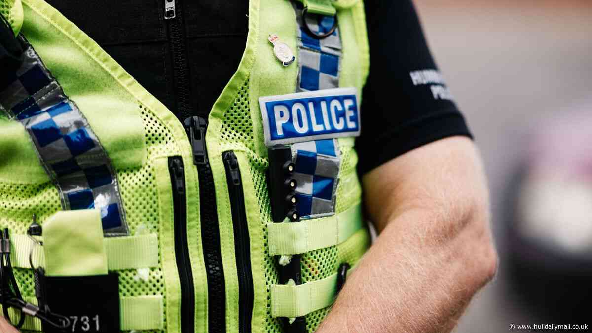 Arson investigation after 'fuel canisters' found at Hessle area field fire