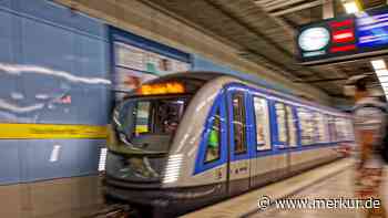 Mann hantiert mit Messer in U-Bahn – Polizei rückt aus