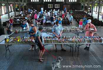Photos: Food, books, handmade goods on tap at Markets at Round Lake