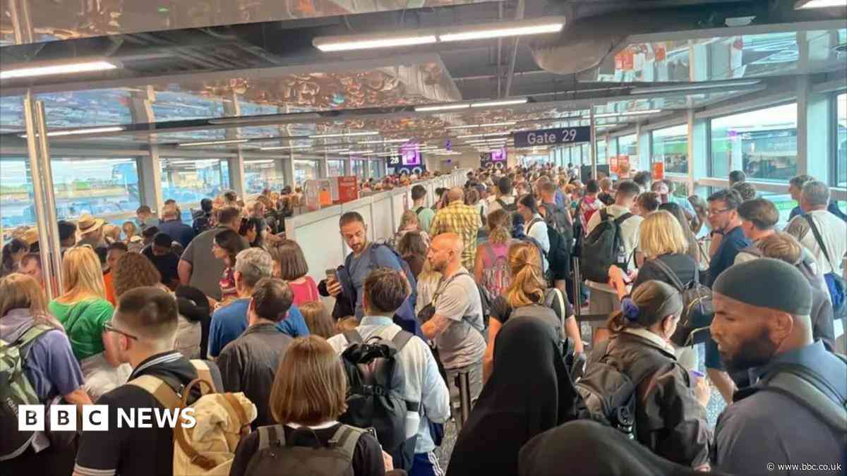 Airport disruption a 'shambles' as flights restart