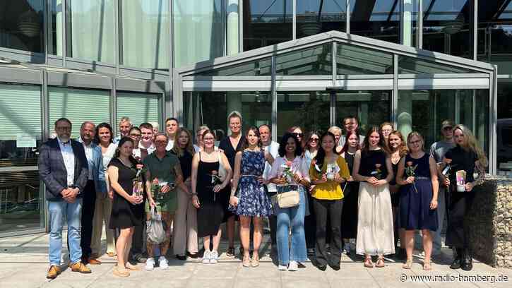 Azubis schließen Ausbildung bei Krankenhausgesellschaft Bamberg erfolgreich ab