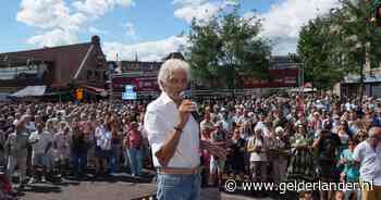 Ben Cramer (79) overspoeld door harde kritiek na optreden in Meppel: ‘Mensen kennen mijn situatie helemaal niet’