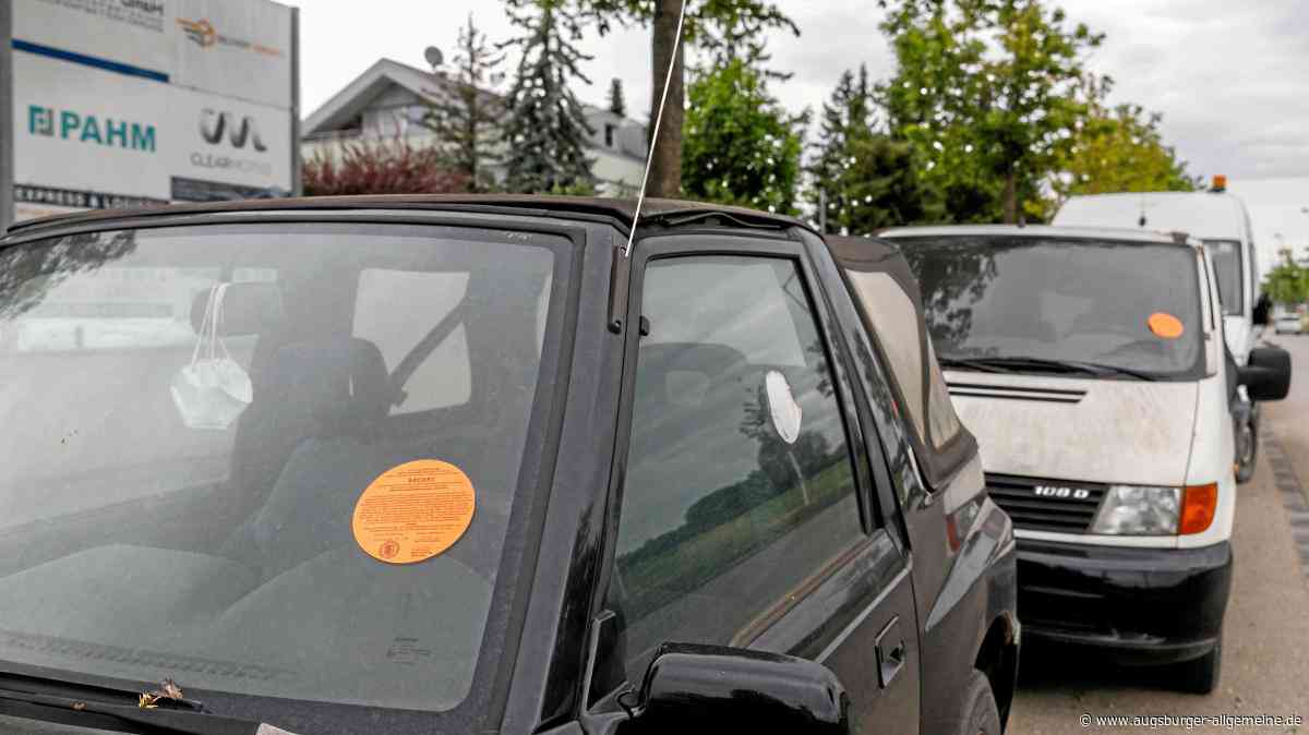 Autofriedhof am Straßenrand: Augsburg muss immer mehr illegal abgestellte Fahrzeuge entsorgen