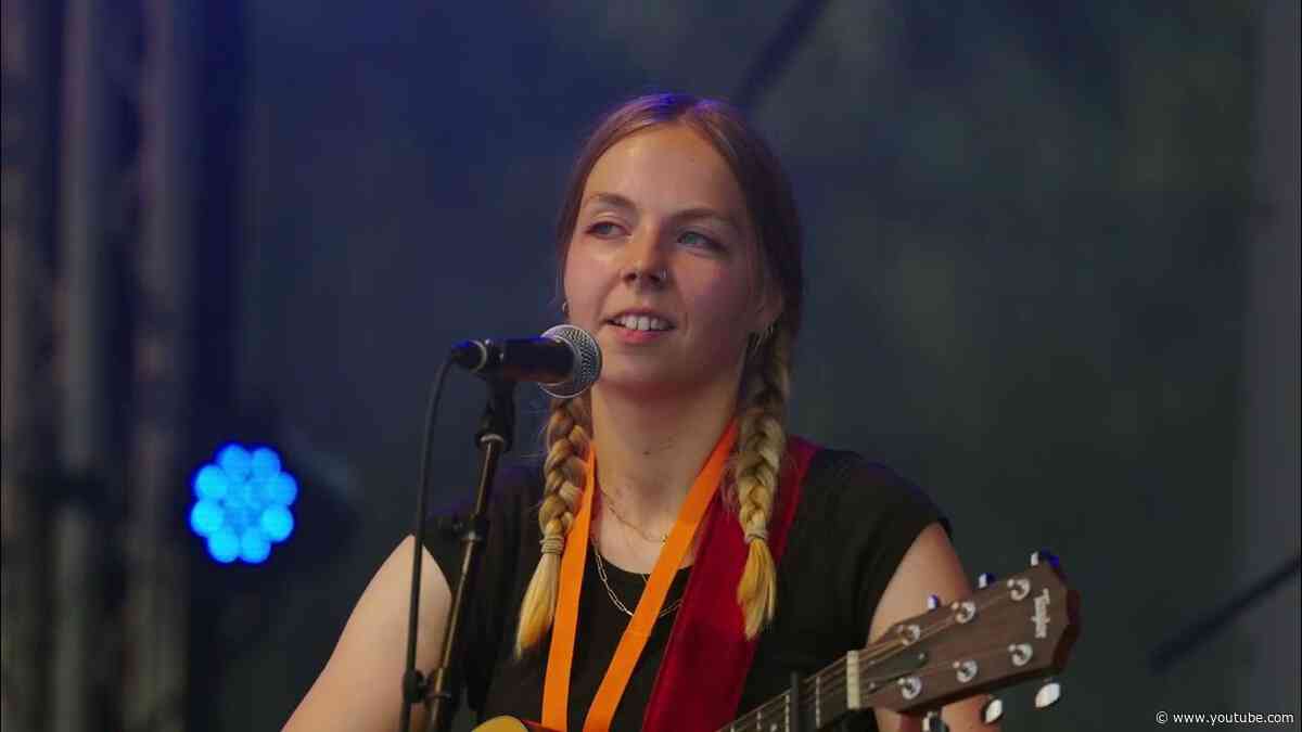 🎶🎸 MACH MAL LAUT – Festivalfeeling auf dem Moerser Schlossplatz!