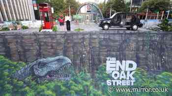Giant 3D dinosaur artwork takes over London hotspot